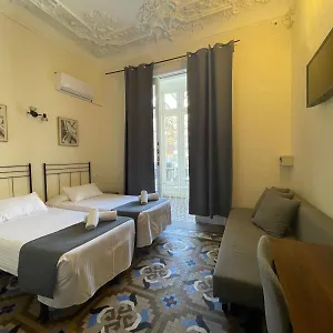 hostal-balmes-centro.topbarcelonahotels.com/